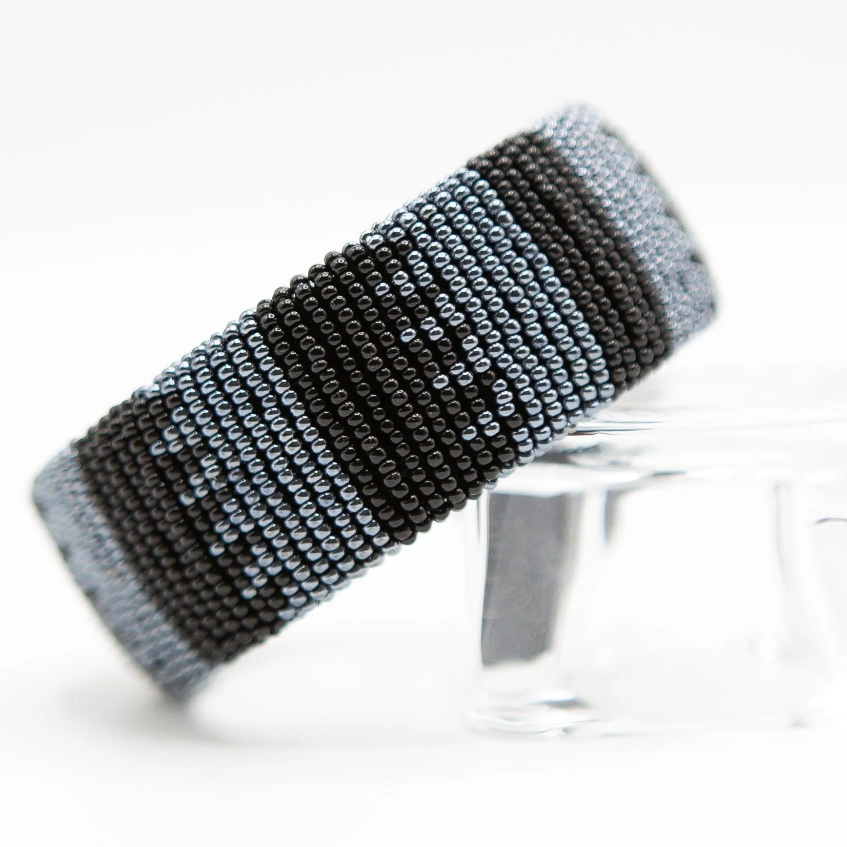 Bracelet perles façon manchette, éthique et chic