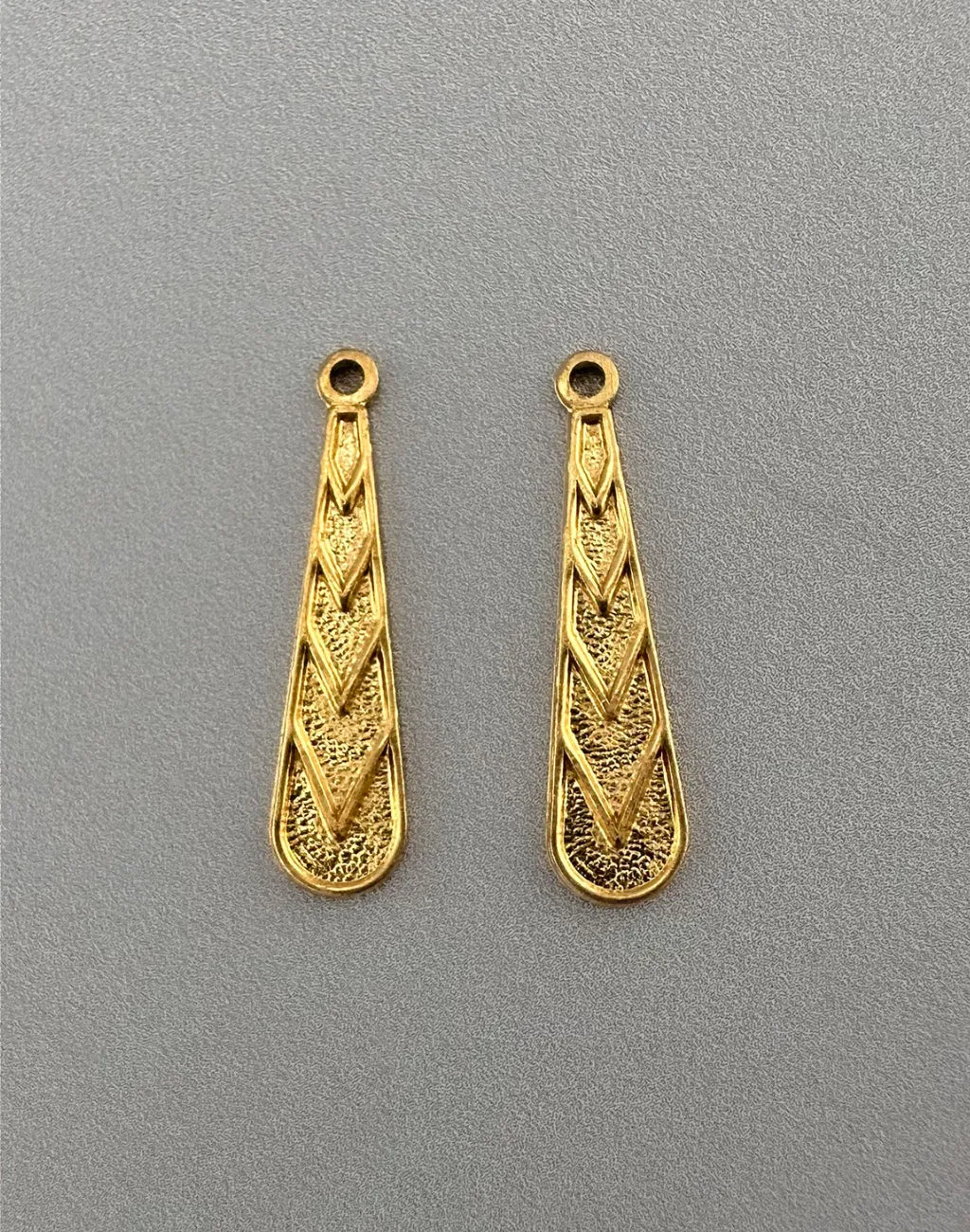 Chevron Drops, 26x18mm (2pcs)