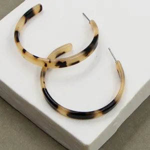 Classic tortoiseshell hoop earrings