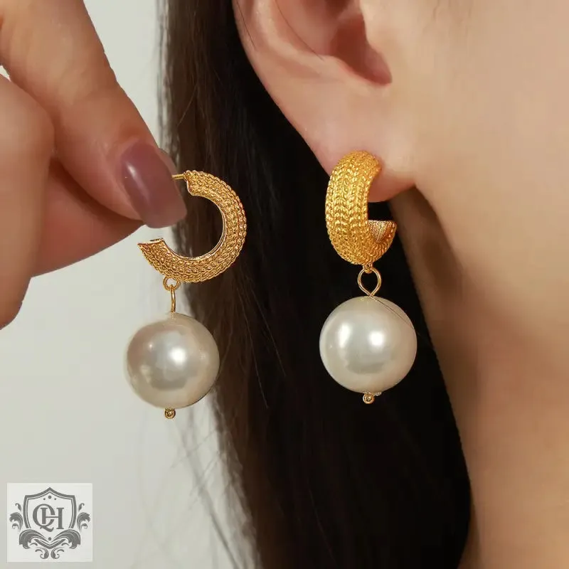 Elegant 18K Gold Pearl Earrings