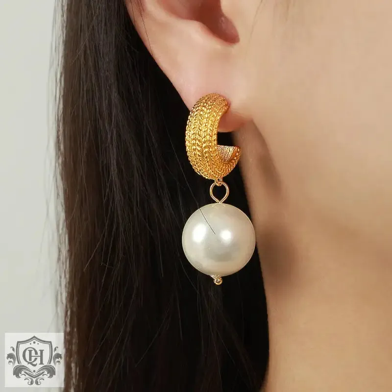 Elegant 18K Gold Pearl Earrings