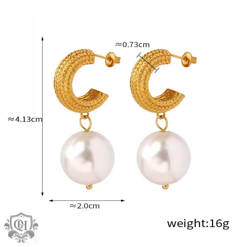 Elegant 18K Gold Pearl Earrings