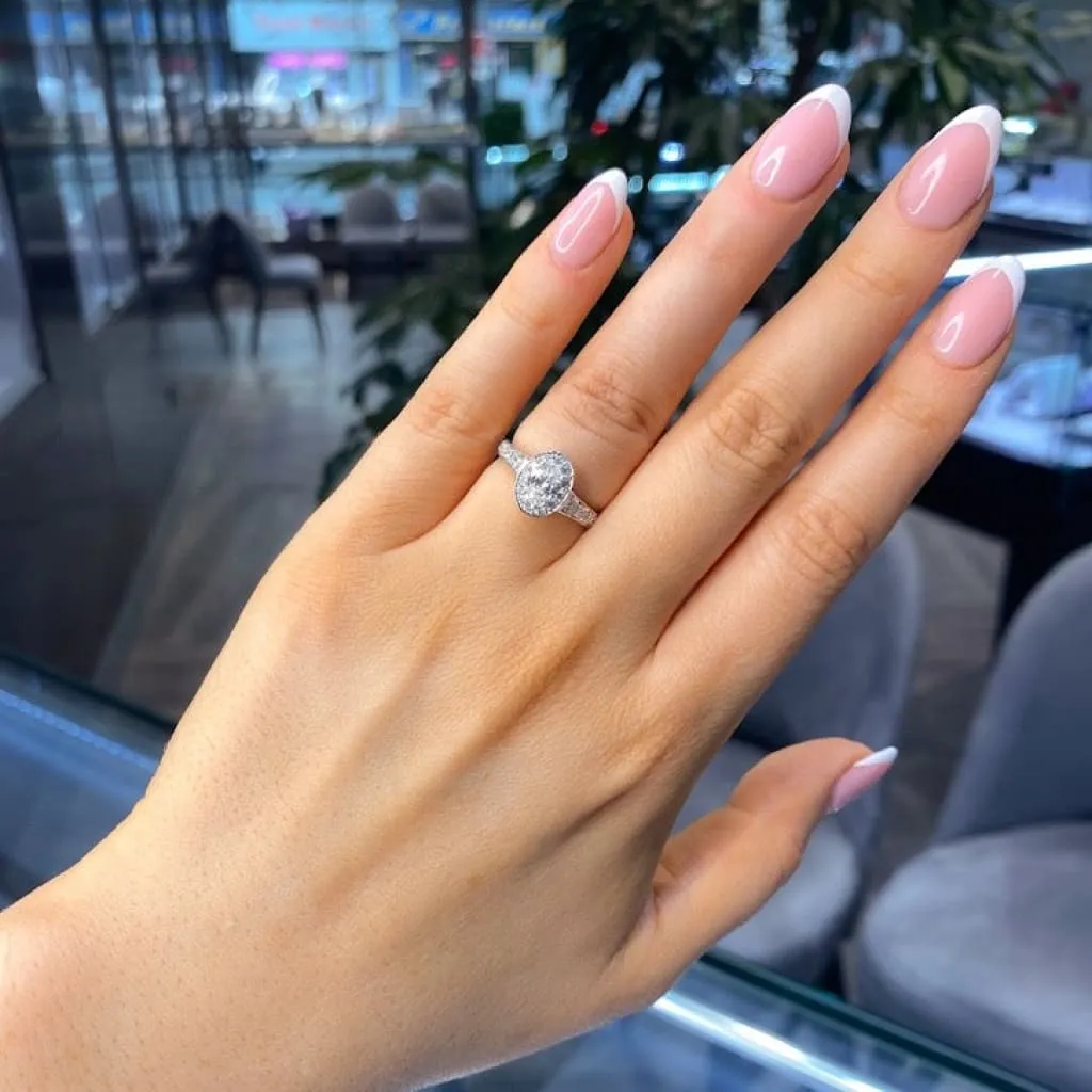 HAZEL | Oval Halo Diamond Set in 18ct White Gold 1.00ct
