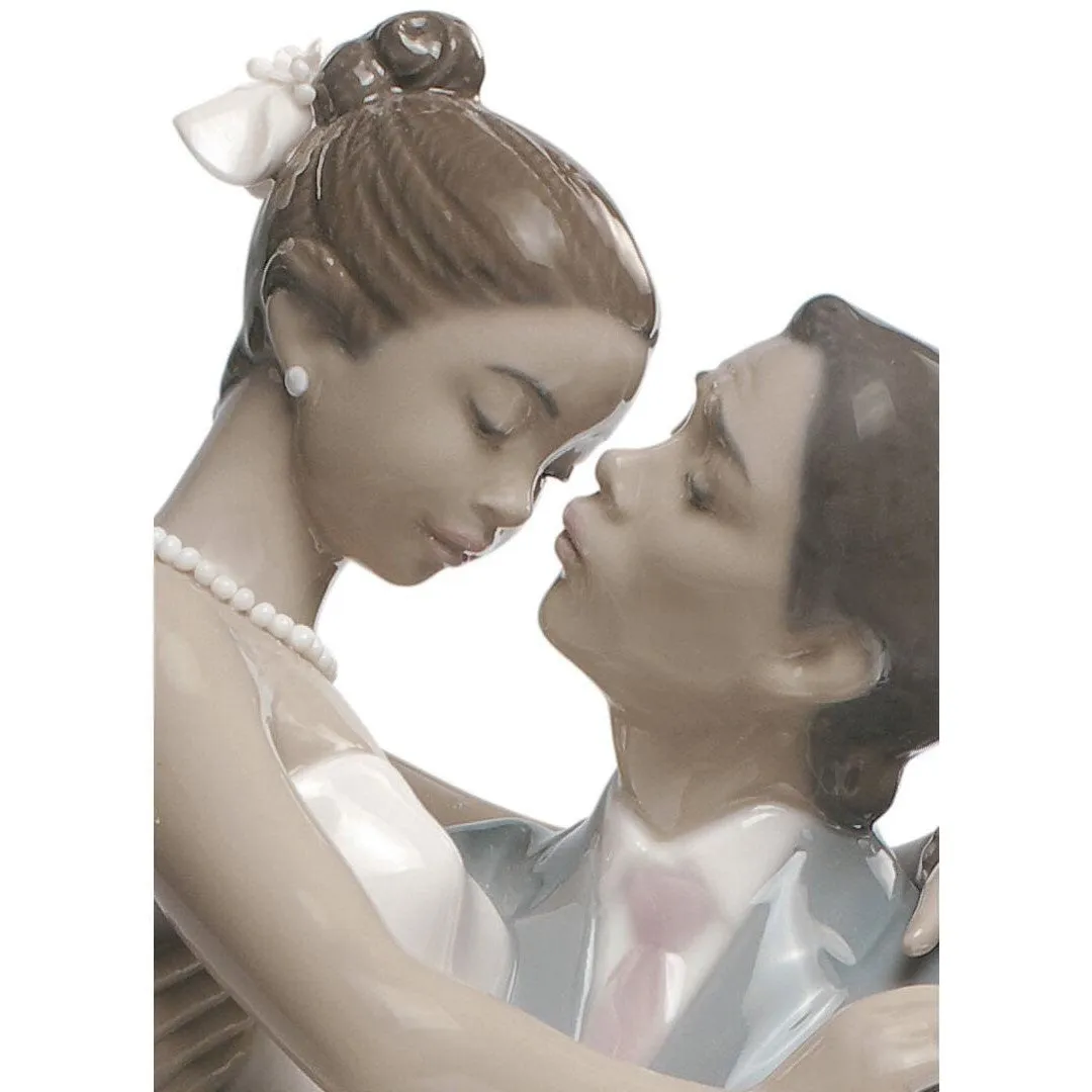 Lladro The Happiest Day Couple Figurine Type 357