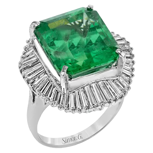 One-of-a-Kind Emerald Halo Ring In 18k Gold With Diamonds 624464