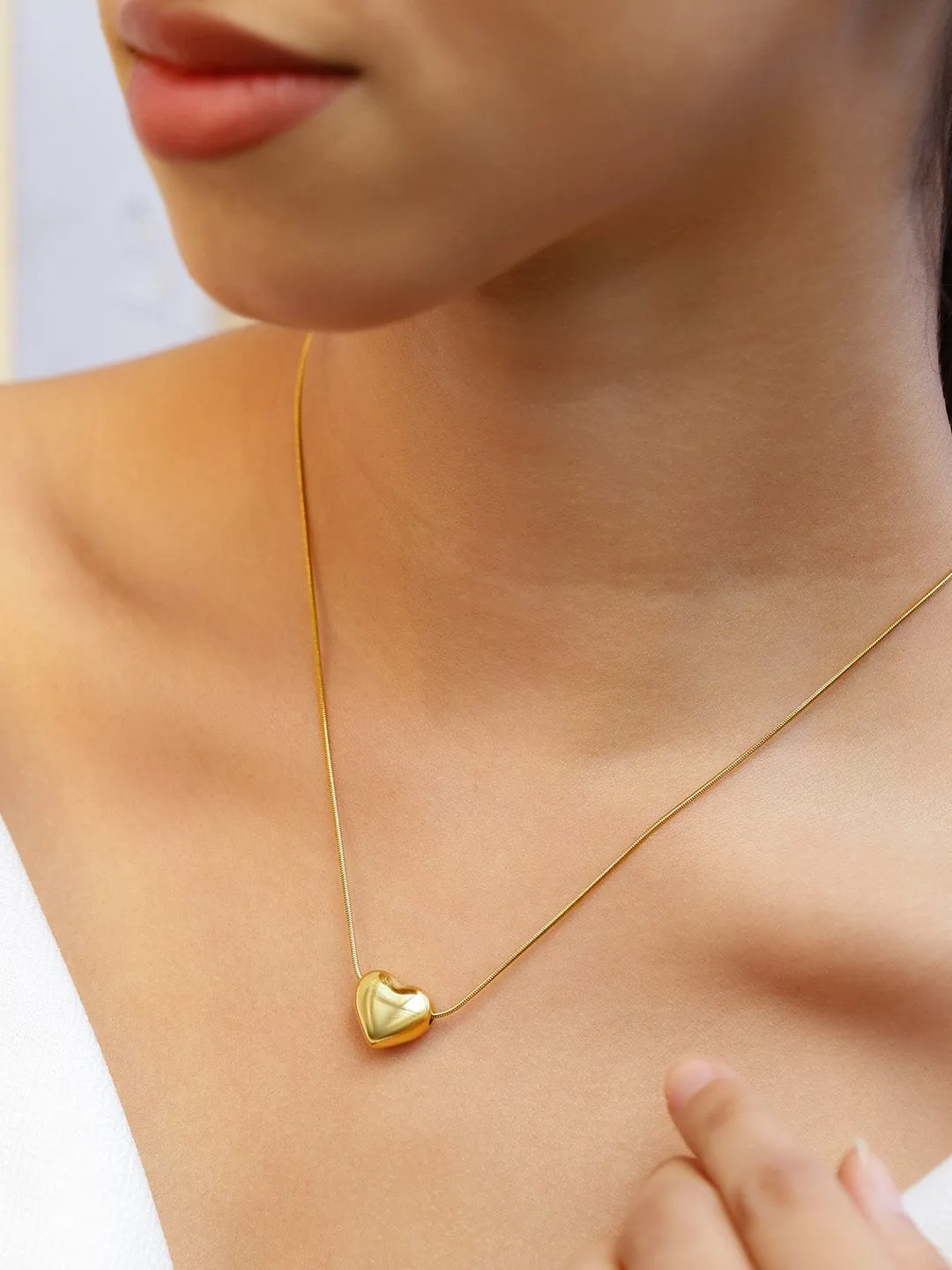 Rubans 22K Gold-Plated Minimal Heart Pendant Necklace