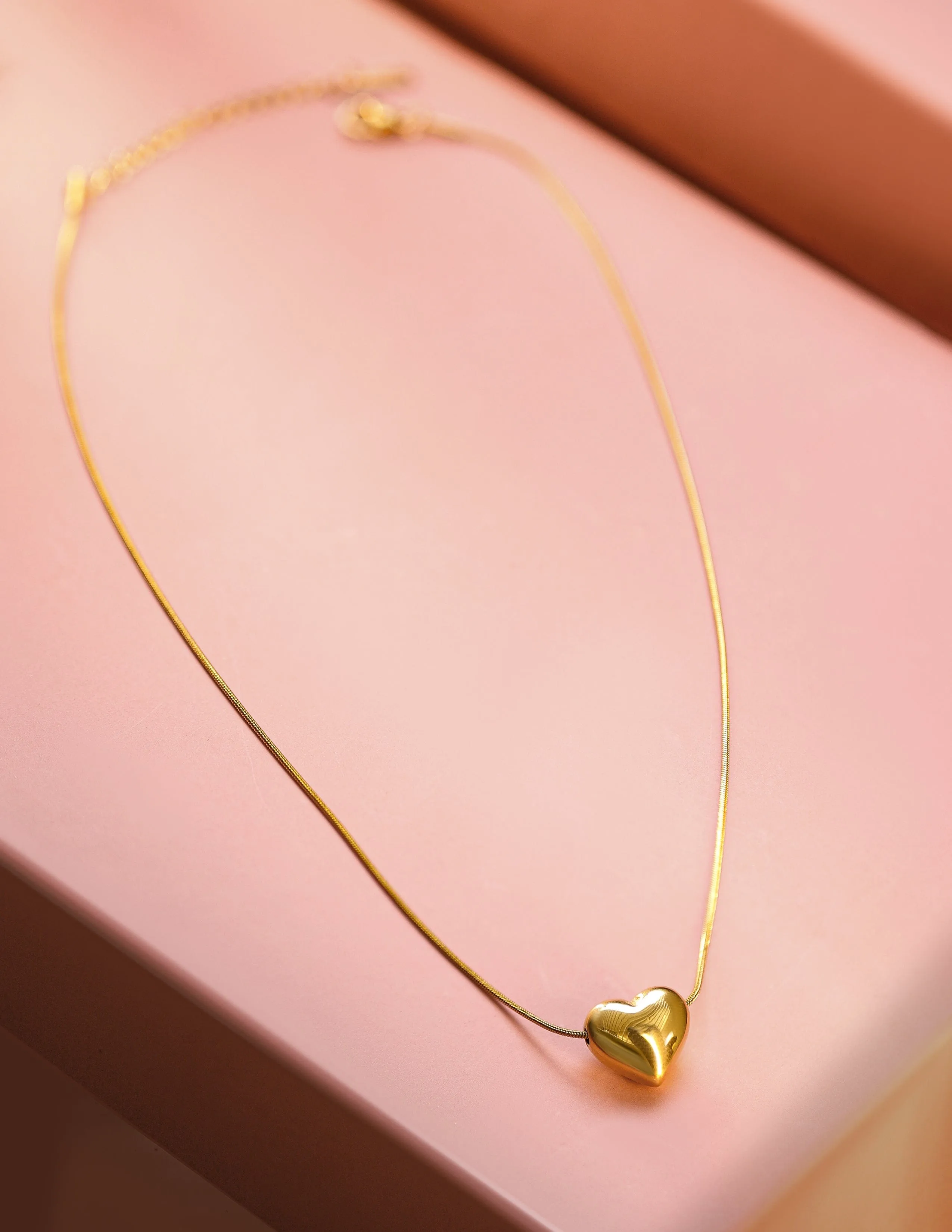 Rubans 22K Gold-Plated Minimal Heart Pendant Necklace