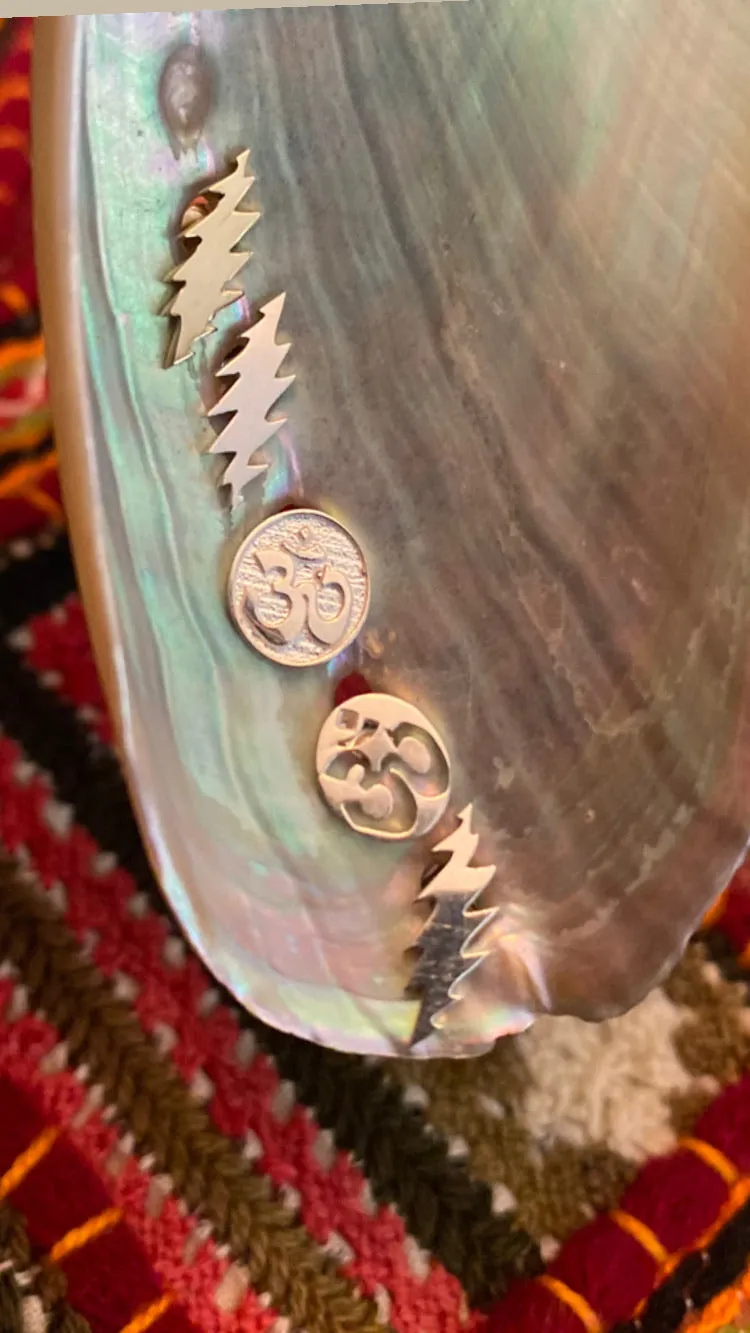 Signature ©️Goddess Earrings || Classic OM