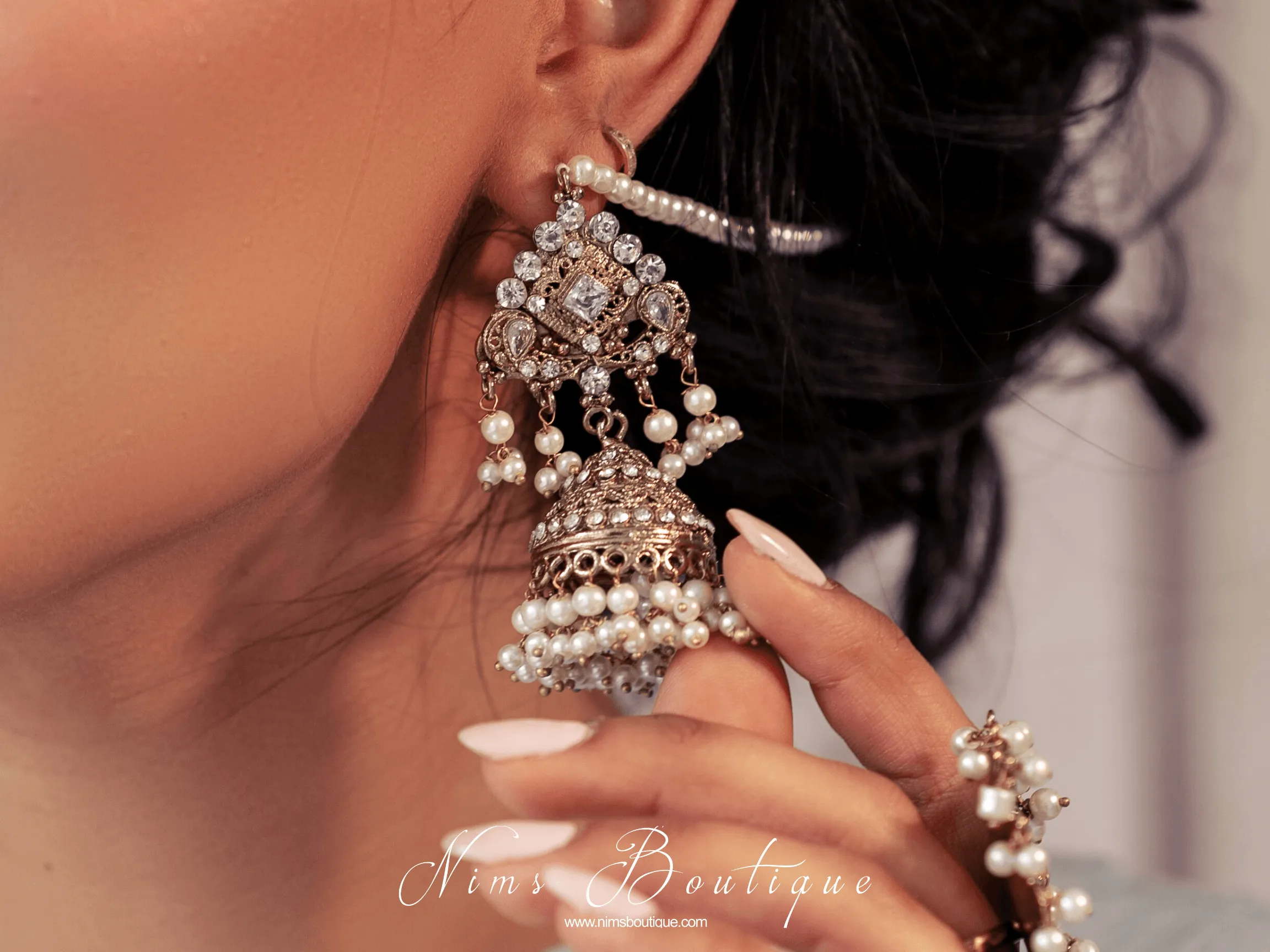 Tamannah Royal Pearl Earrings & Tikka Set