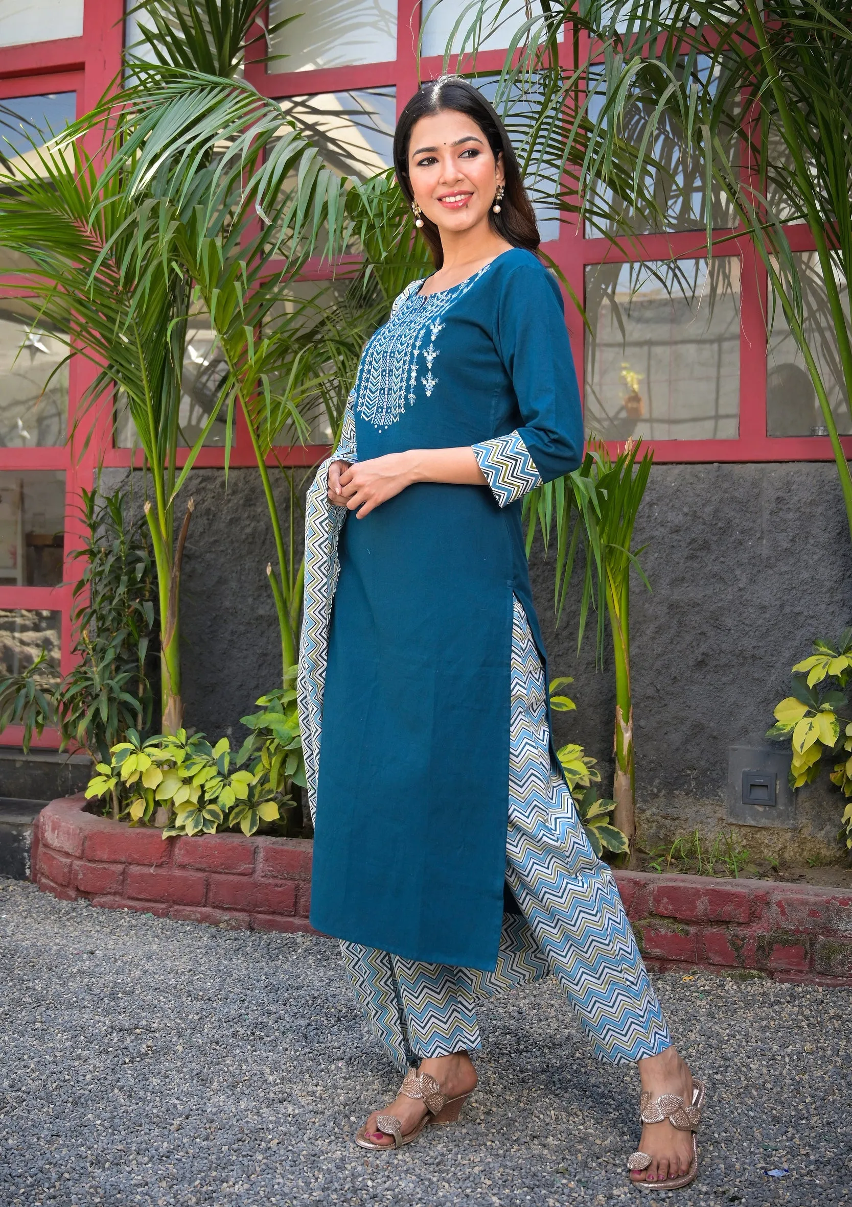 Women Teal Blue Embroidered Dupatta Set